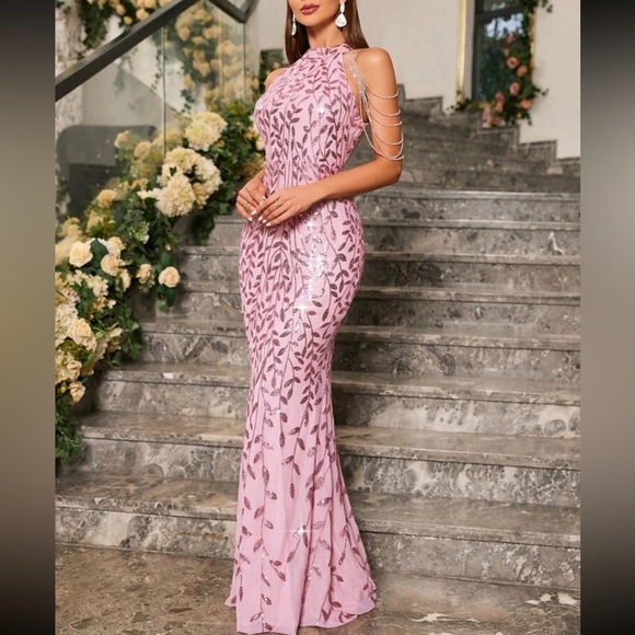 Luxe  halter neck prom party sequins dress - Picture 2 of 8